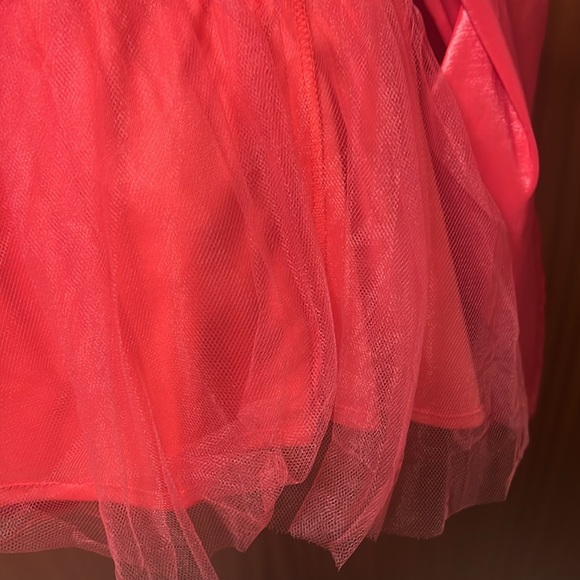 Beautiful Pink dress with bow and tail  BRAND NEW comes with tags!!! - Picture 4 of 7